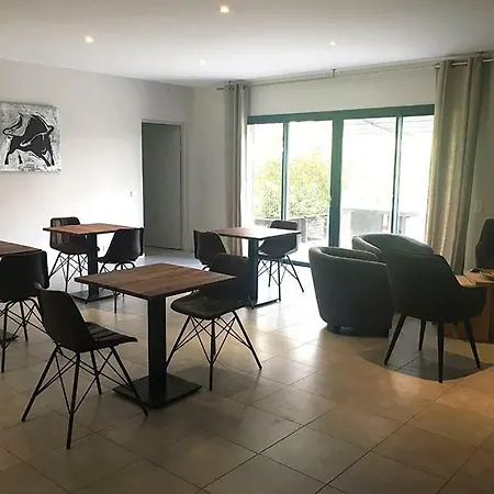 Couette-café Les Centaurines 3*